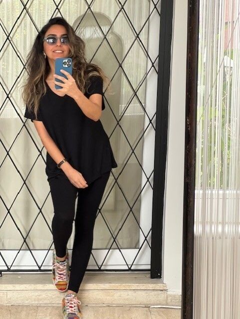 V Yaka Siyah Renk Sinu Tshirt S/M