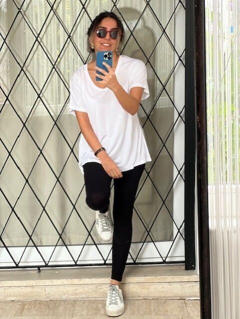 V Yaka Beyaz Renk Sinu Tshirt L/XL