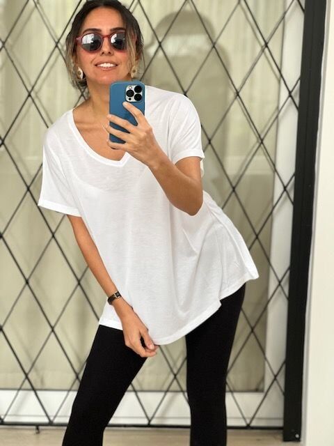 V Yaka Beyaz Renk Sinu Tshirt S/M